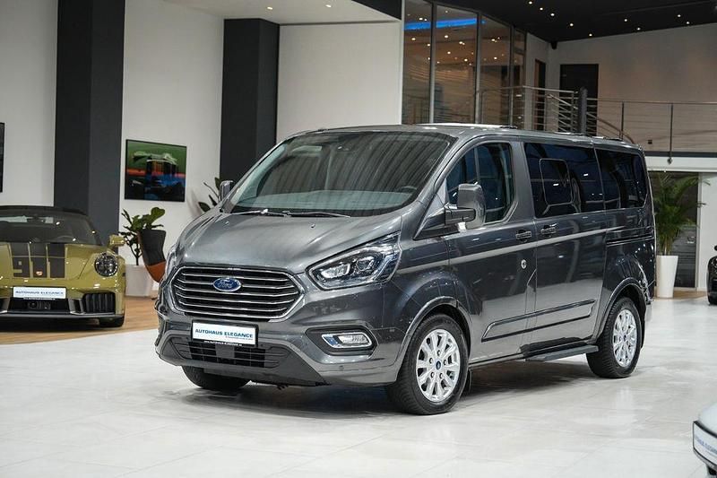 Gebraucht Ford Tourneo Titanium 170 PS (125 kW) 2018 Grau Van / Kleinbus