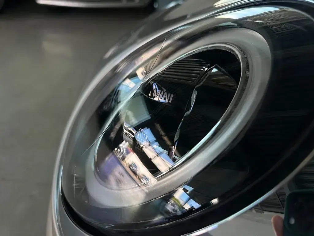 Gebraucht Mini Cooper SE Classic 135 kW (184 PS) 2023 Silber Kleinwagen
