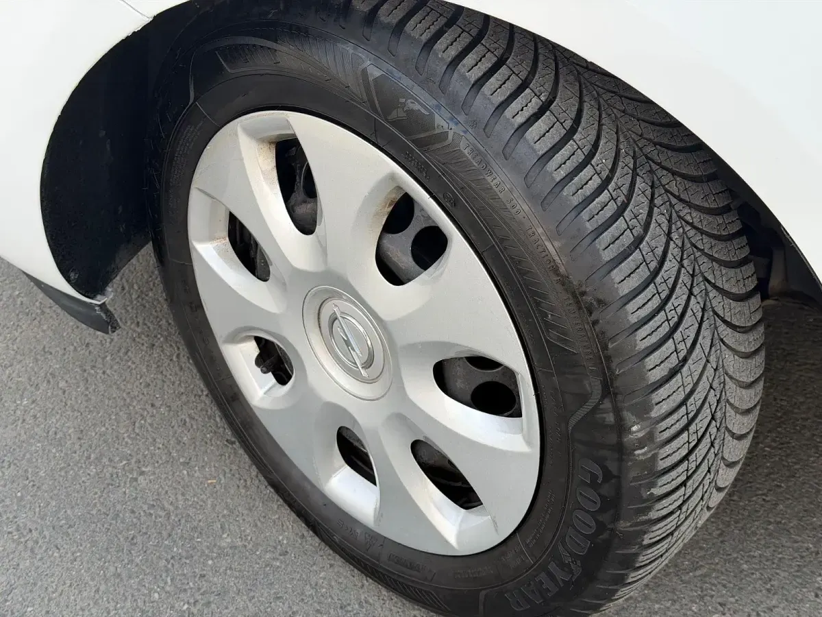 Gebraucht Opel Corsa Edition 69 PS (50 kW) 2018 Weiß Kleinwagen