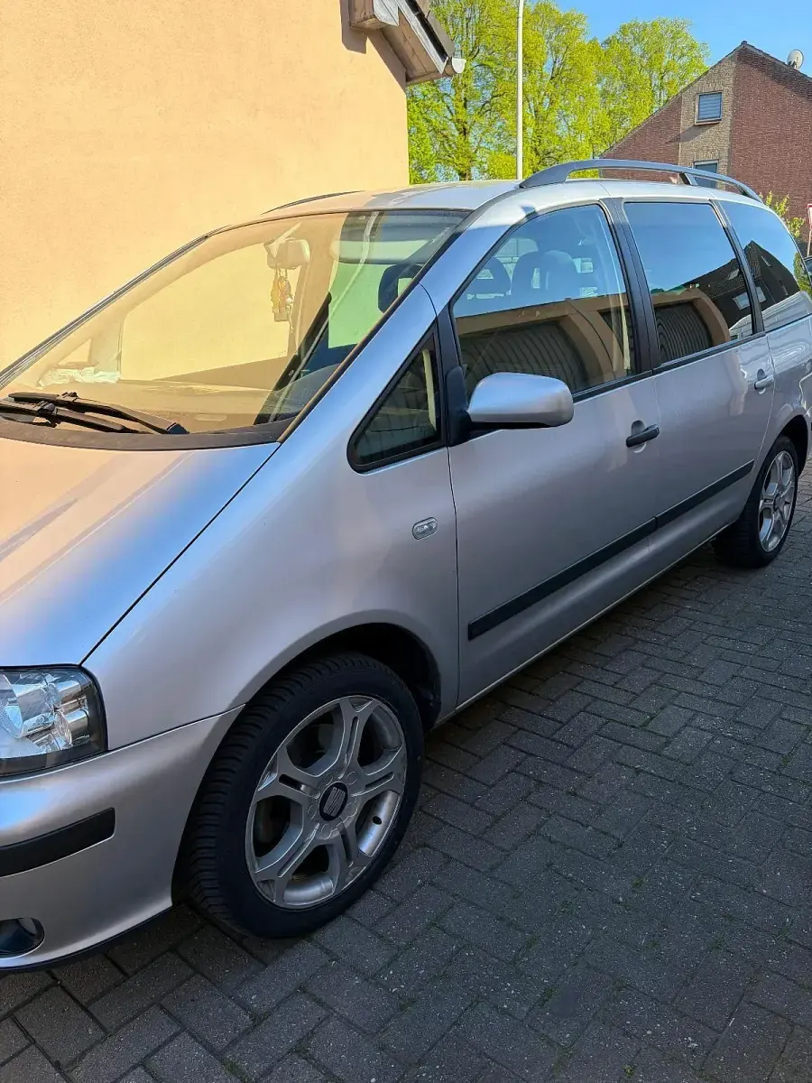 Używany Seat Alhambra 131 KM (96 kW) 2004 Srebrny Minivan
