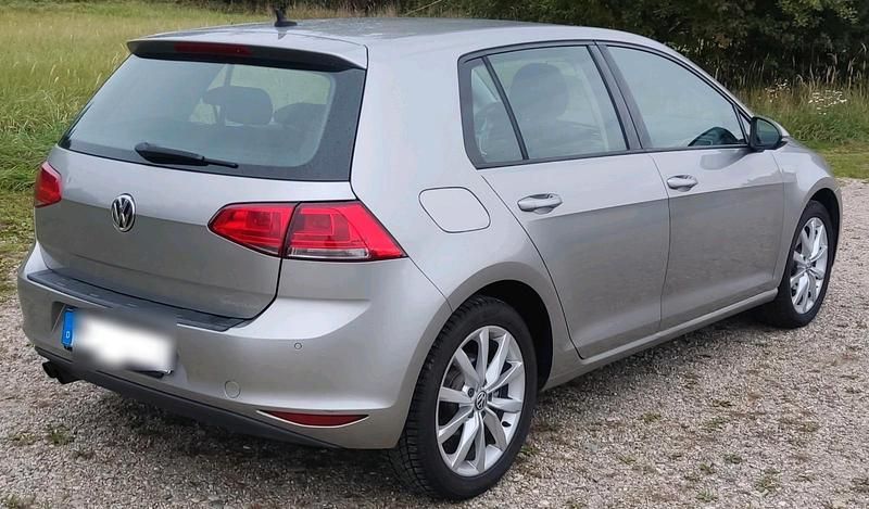 Grau Gebraucht 2013 VW Golf VII Limousine | 5.800 € (Superpreis) - Bild 1/4