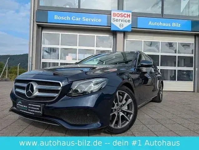 Gebraucht Mercedes E350 Avantgarde 258 PS (189 kW) 2017 Blau Limousine