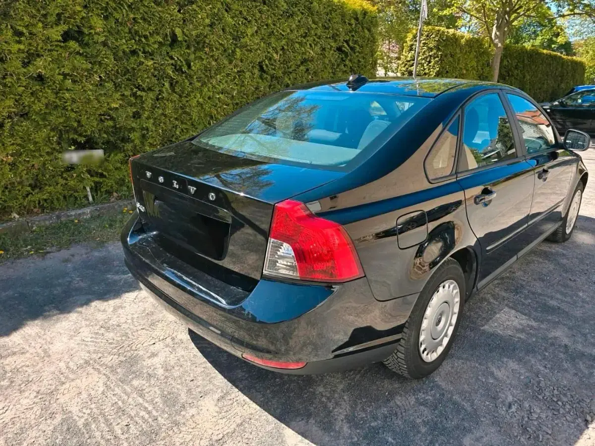 Gebraucht Volvo S40 102 PS (75 kW) 2010 Schwarz Limousine