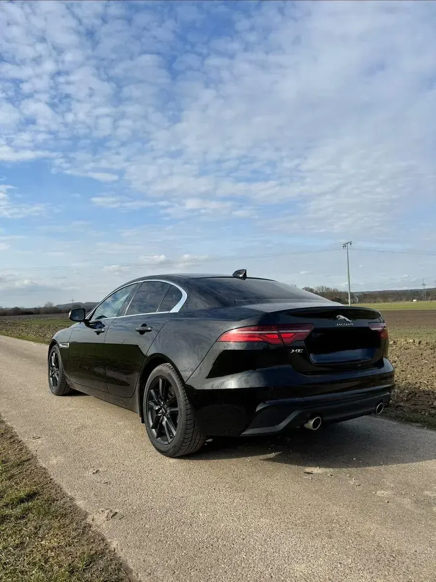 Usata Jaguar XE 250 CV (183 kW) 2019 Nero Berlina