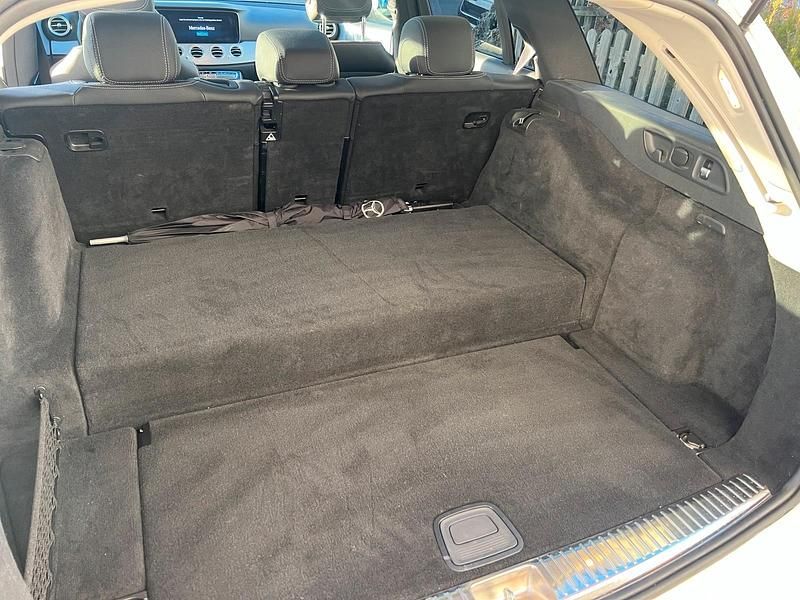 Gebraucht Mercedes E300 AMG 306 PS (225 kW) 2021 Weiß Kombi