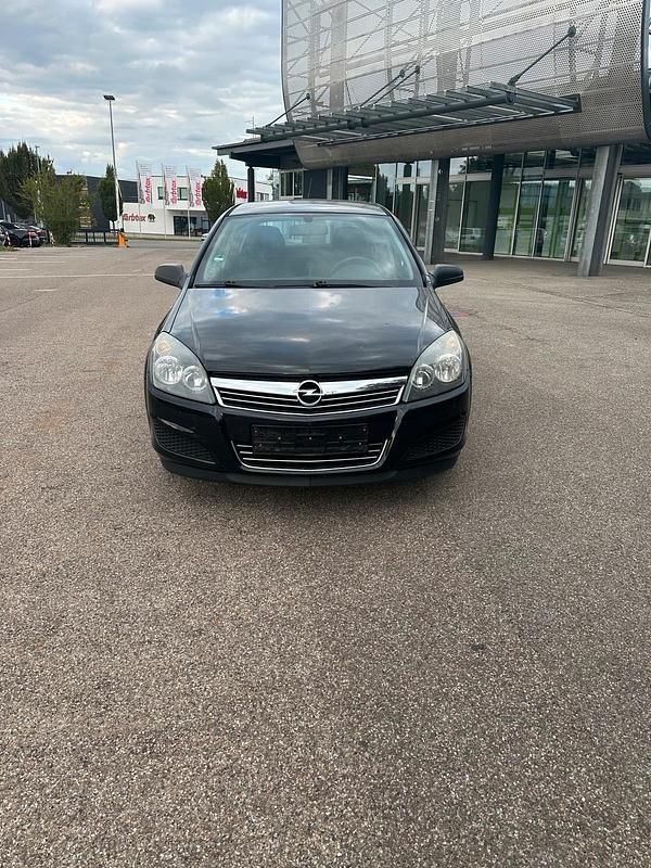 Schwarz Gebraucht 2009 Opel Astra Limousine | 1.699 € (Guter Preis) - Bild 1/4
