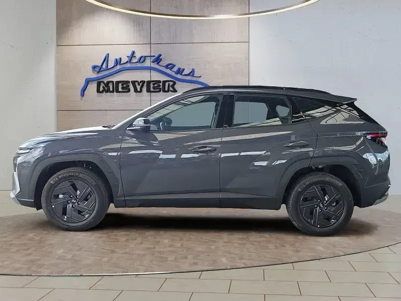 Neu Hyundai Tucson 239 PS (175 kW) 2026 Ecotronic gray SUV