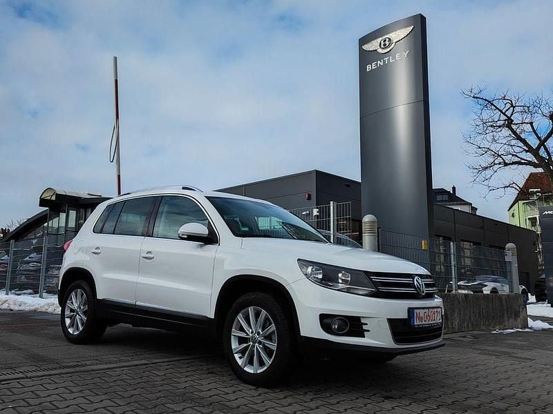 Weiß Gebraucht 2012 VW Tiguan Sportline SUV | 6.900 € (Guter Preis) - Bild 1/4
