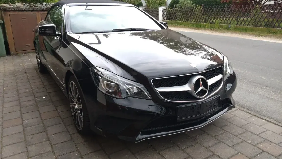 Usata Mercedes E250 211 CV (155 kW) 2015 Nero Cabrio