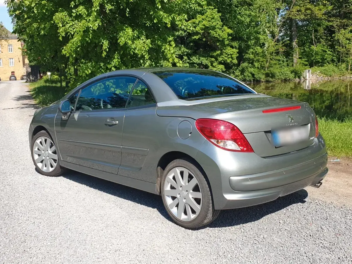 Gebraucht Peugeot 207 CC 120 PS (88 kW) 2014 Grau Cabrio
