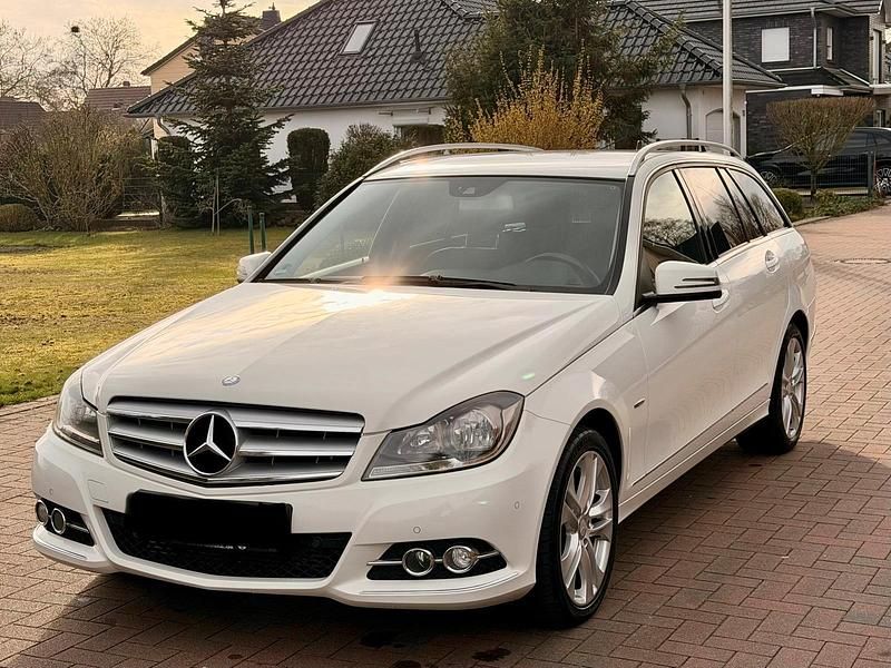 Gebraucht Mercedes C220 170 PS (125 kW) 2011 Weiß Kombi