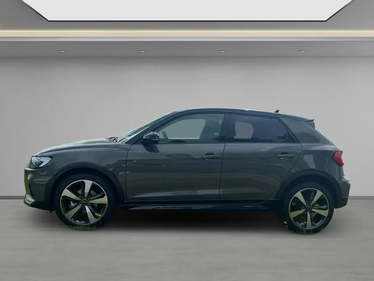 Gebraucht Audi A1 Sport 150 PS (110 kW) 2025 Schwarz SUV