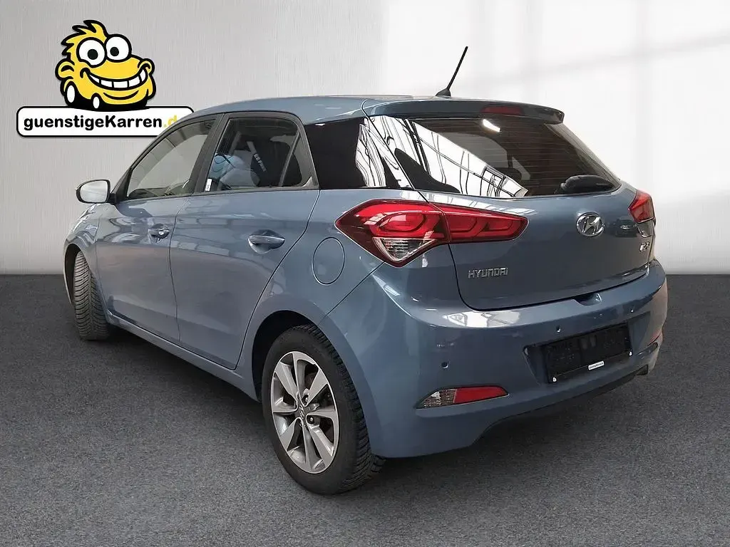 Gebraucht Hyundai i20 Intro Edition 75 PS (55 kW) 2015 Limousine