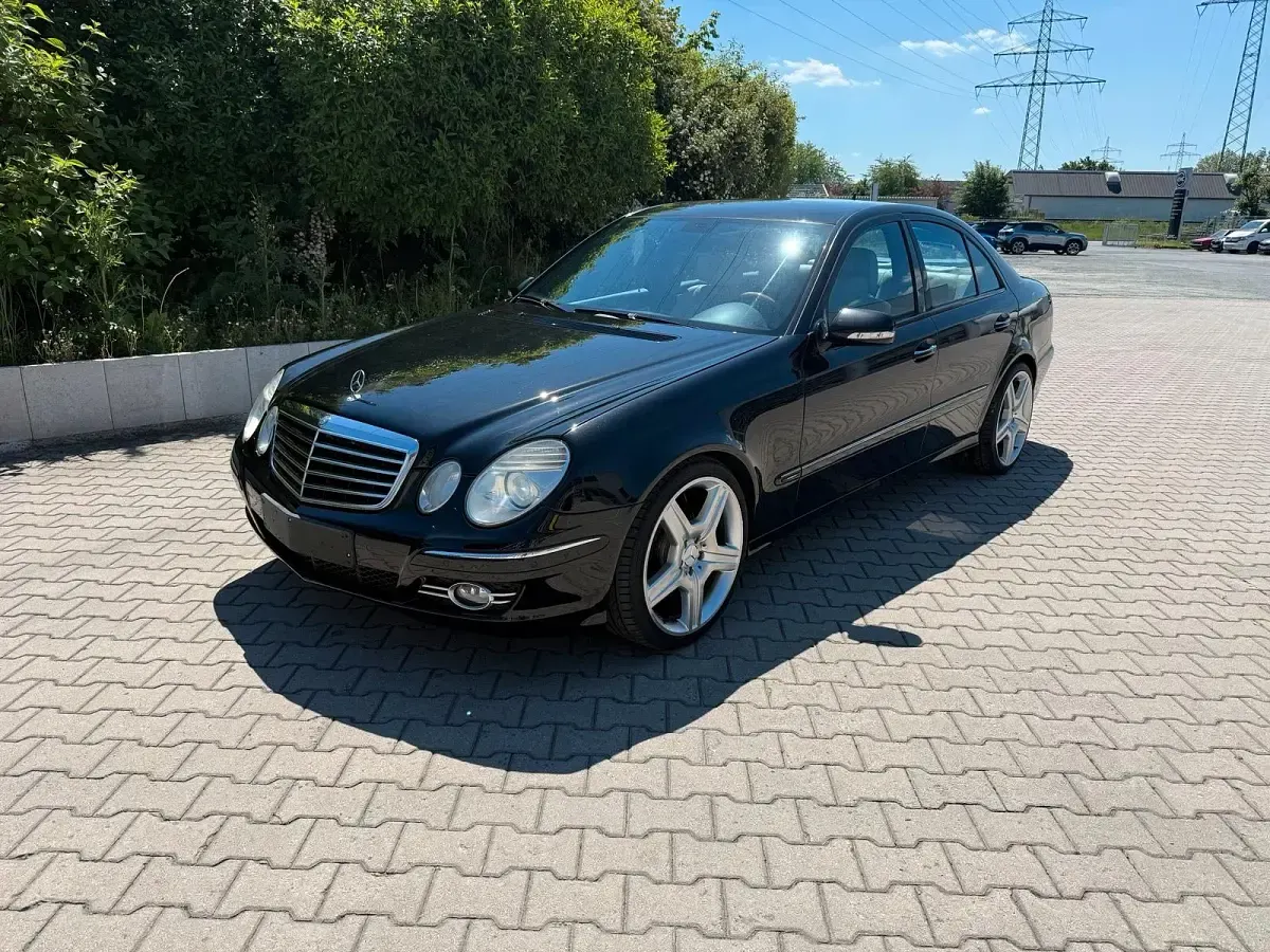 Używany Mercedes E350 272 KM (200 kW) 2006 Czarny Sedan/Limuzyna
