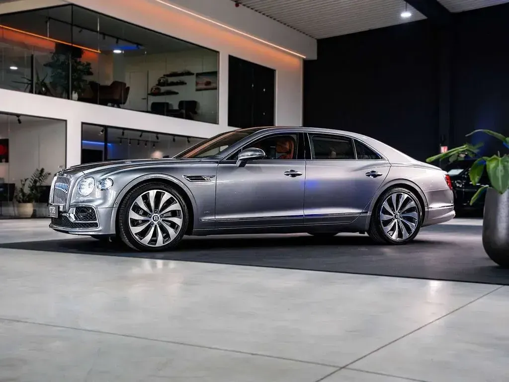 Gebraucht Bentley Flying Spur 549 PS (403 kW) 2022 Grau Limousine
