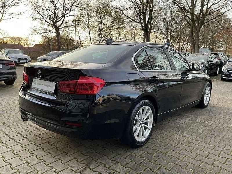 Gebraucht BMW 320 Advantage 190 PS (139 kW) 2018 Schwarz Limousine