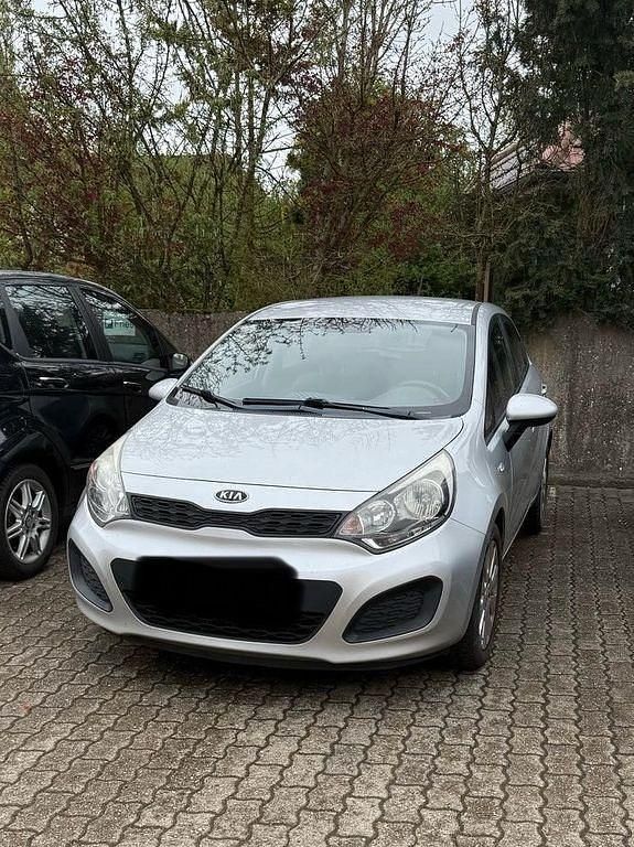 Silber Gebraucht 2012 Kia Rio Edition 7 Limousine | 3.000 € (Superpreis) - Bild 1/1