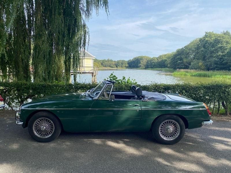 Grün Gebraucht 1979 MG B Cabrio | 16.000 € - Bild 1/4