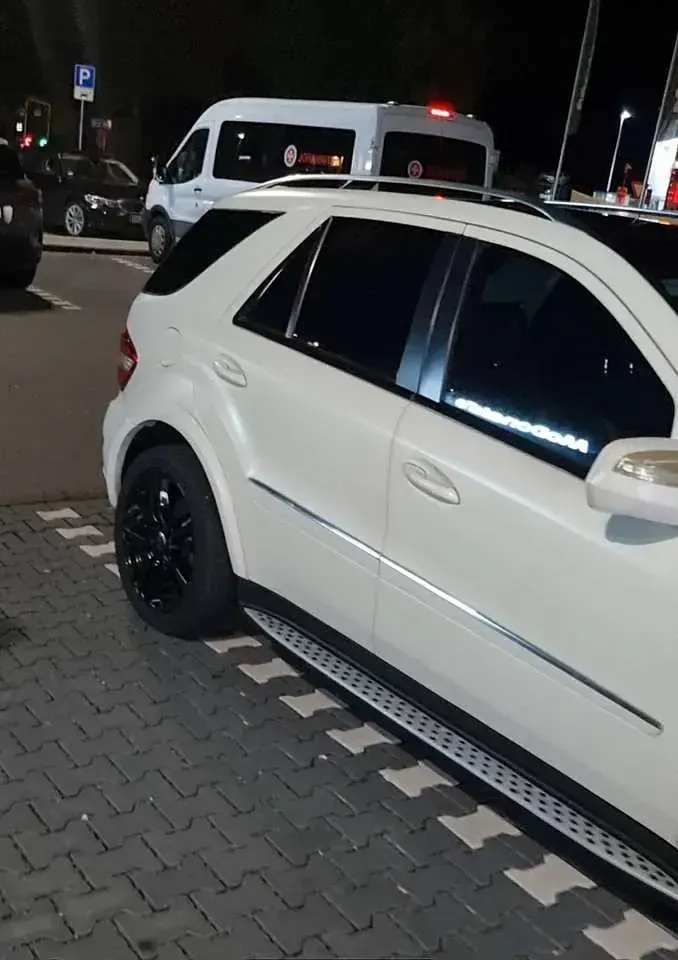Gebraucht Mercedes ML500 387 PS (284 kW) 2009 SUV