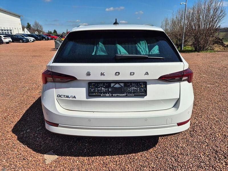 Gebraucht Skoda Octavia Style 150 PS (110 kW) 2023 Candyweiss Kombi