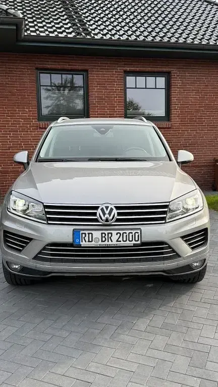 Gebraucht VW Touareg 262 PS (192 kW) 2016 Grau SUV