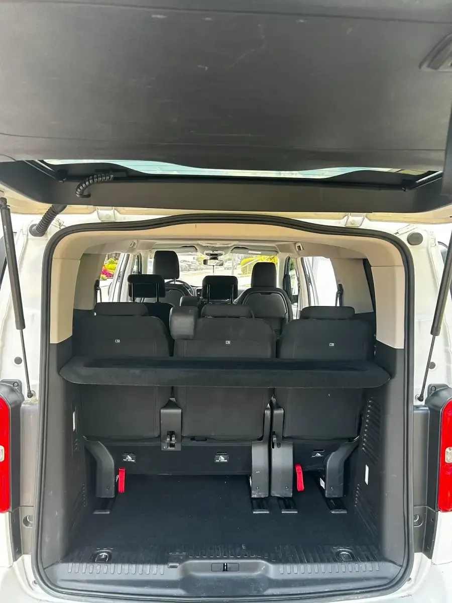 Gebraucht Peugeot Traveller 150 PS (110 kW) 2022 Weiß Van / Kleinbus