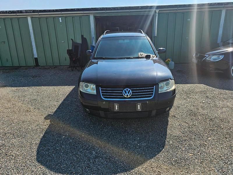 Gebraucht VW Passat 131 PS (96 kW) 2002 Schwarz Kombi
