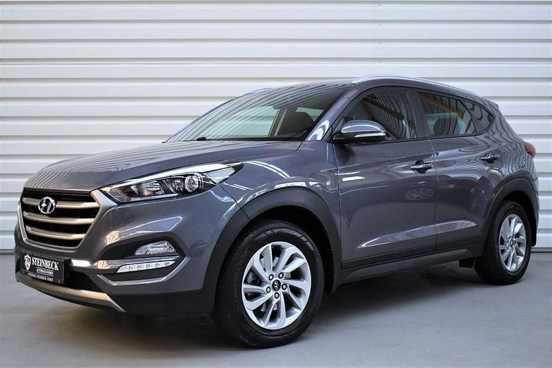 Gebraucht Hyundai Tucson Intro Edition 177 PS (130 kW) 2015 Grau SUV
