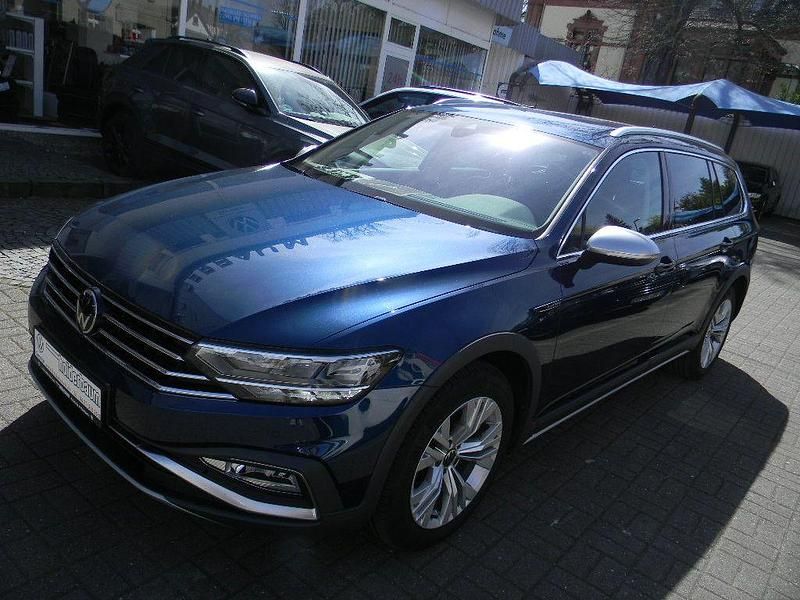 Gebraucht VW Passat Alltrack 200 PS (147 kW) 2024 Blau Kombi