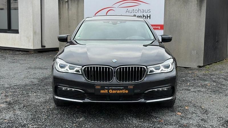 Gebraucht BMW 740 Performance 320 PS (235 kW) 2018 Grau Limousine
