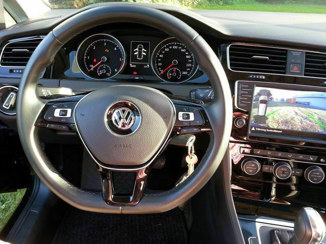 Gebraucht VW Golf VII Highline 150 PS (110 kW) 2014 Schwarz metallic Kombi