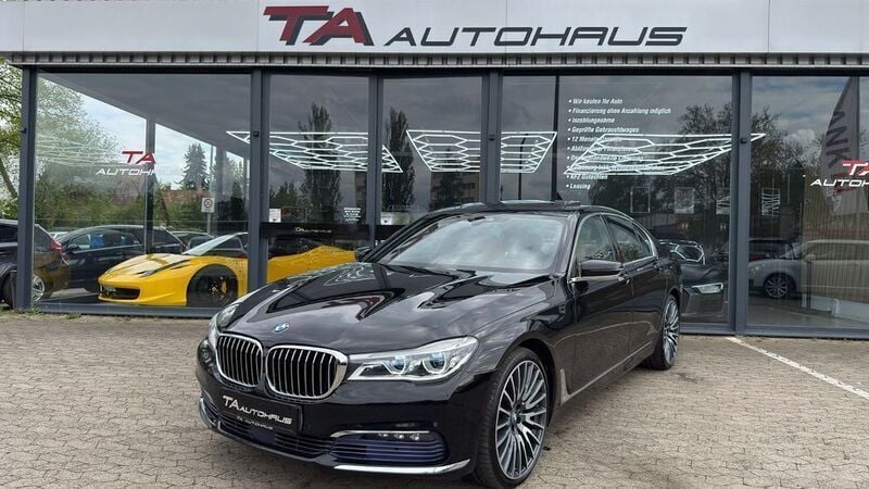 Schwarz Gebraucht 2016 BMW 730 Comfort Edition Limousine | 33.990 € (Fairer Preis) - Bild 1/4