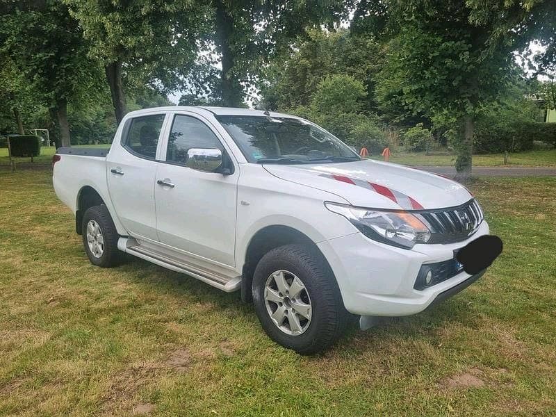 Weiß Gebraucht 2018 Mitsubishi L200 Abholung | 12.650 € (Fairer Preis) - Bild 1/4