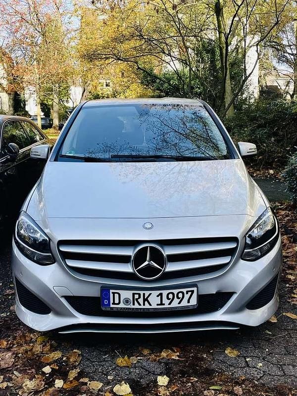 Gebraucht Mercedes B180 122 PS (89 kW) 2016 Van / Kleinbus