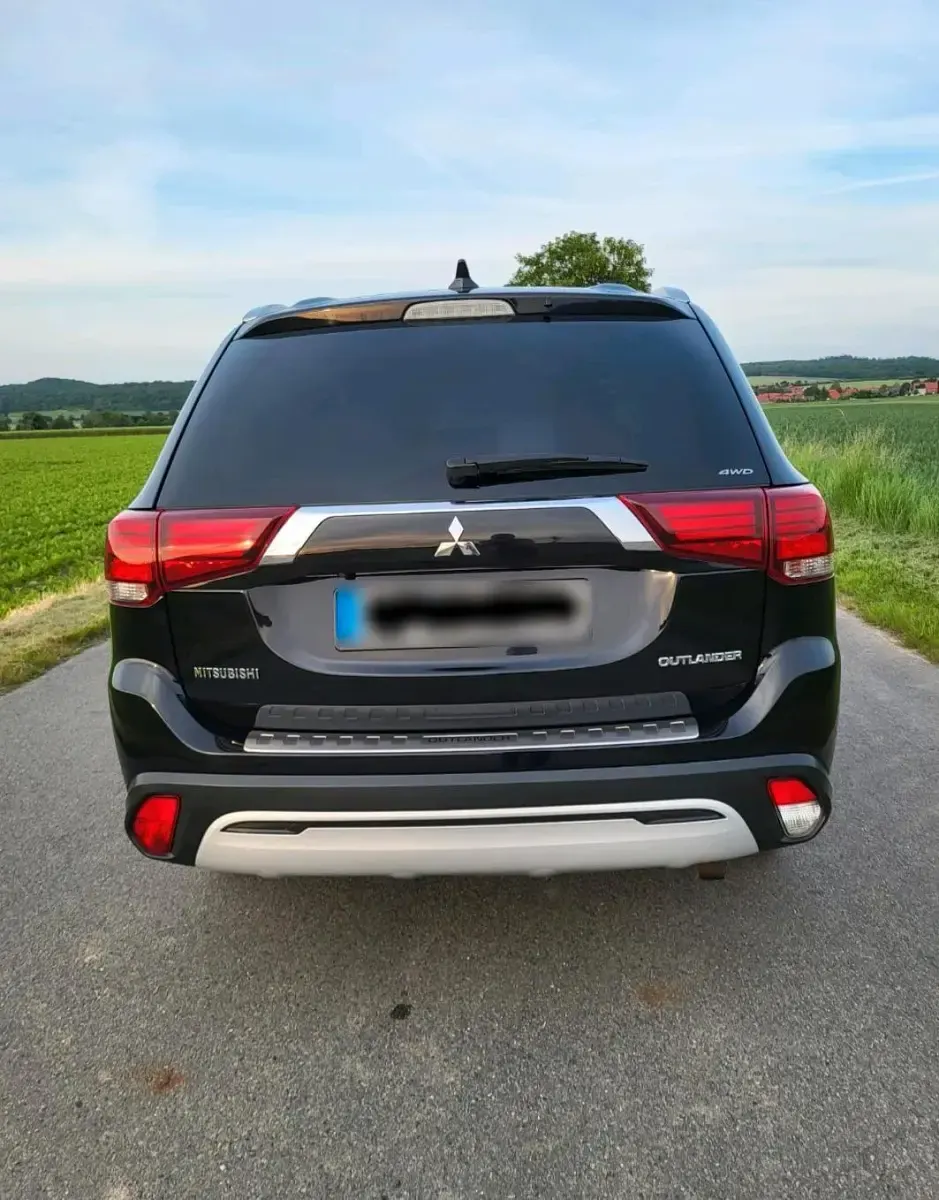 Gebraucht Mitsubishi Outlander 150 PS (110 kW) 2017 Schwarz SUV