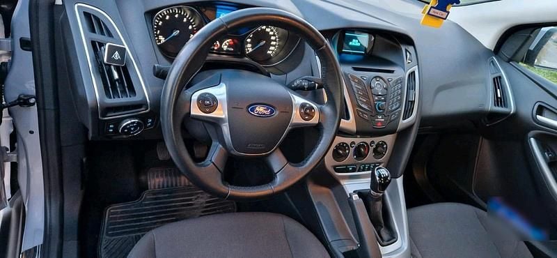 Usata Ford Focus 101 CV (74 kW) 2014 Argento Station wagon