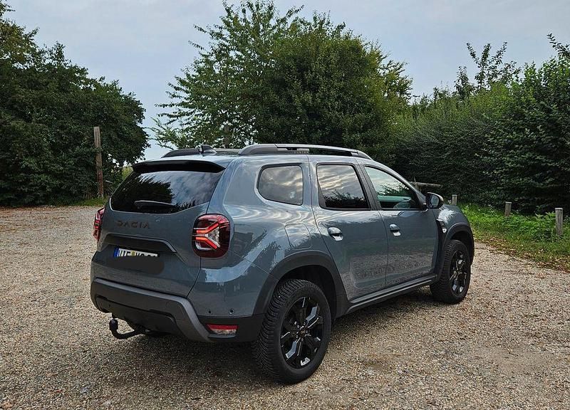 Grau Gebraucht 2024 Dacia Duster Extreme SUV | 20.900 € (Guter Preis) - Bild 1/4