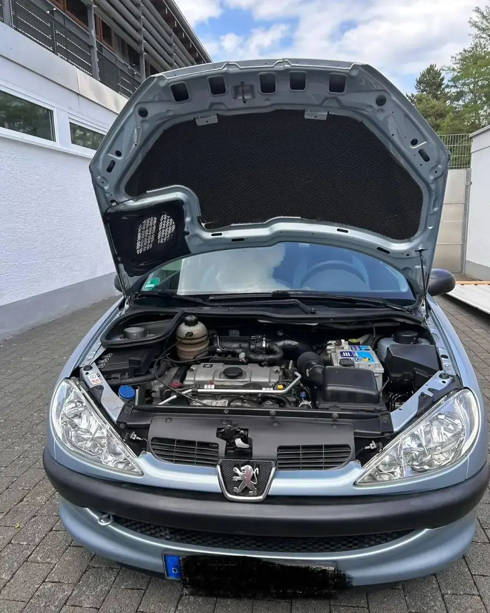 Gebraucht Peugeot 206 60 PS (44 kW) 2004 Silber Kleinwagen