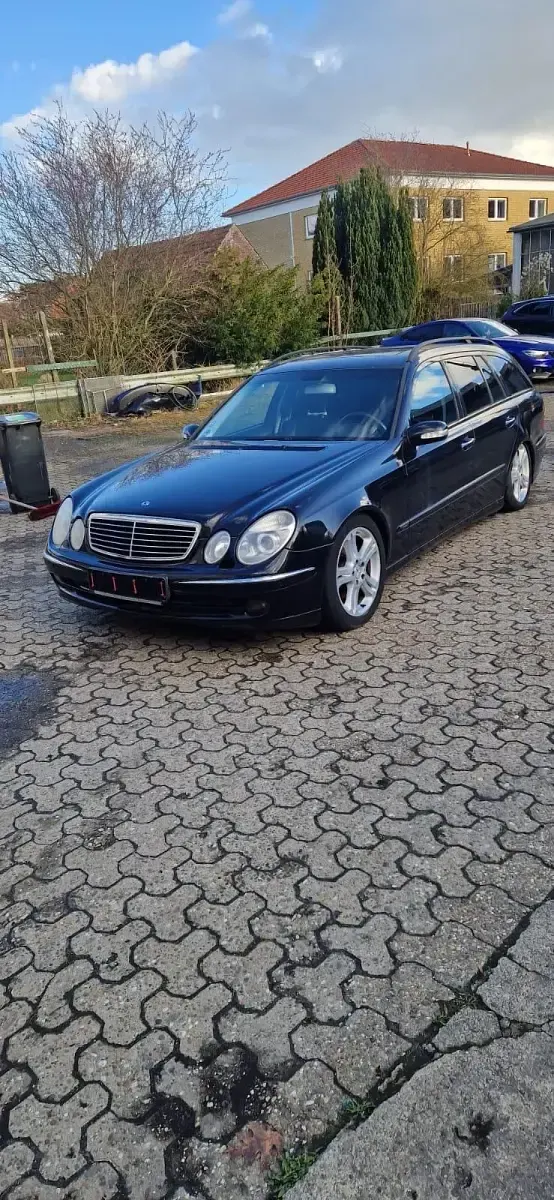 Gebraucht Mercedes E320 204 PS (150 kW) 2004 Schwarz Kombi