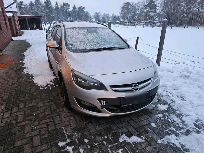 Silber Gebraucht 2015 Opel Astra Kombi | 2.799 € (Superpreis) - Bild 1/4