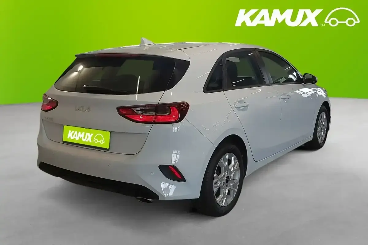 Gebraucht Kia Ceed 120 PS (88 kW) 2022 Weiß Kleinwagen