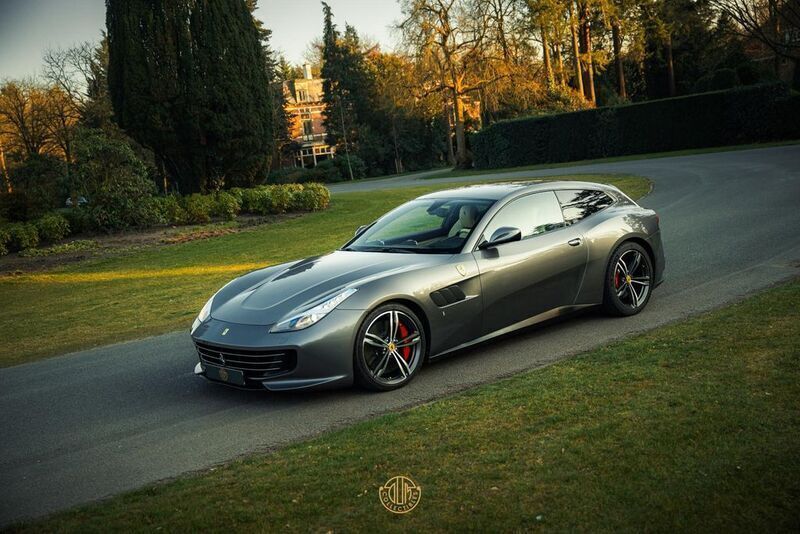 Grau Gebraucht 2017 Ferrari GTC4Lusso | 178.558 € - Bild 1/4