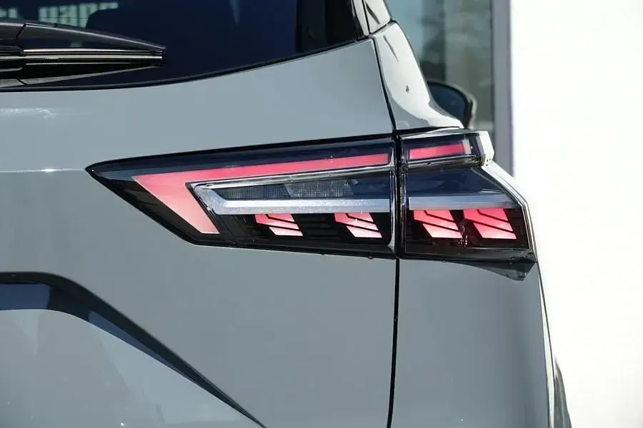 Neu Nissan Qashqai 158 PS (116 kW) 2026 Grau SUV