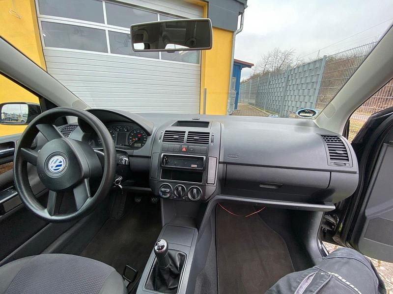 Gebraucht VW Polo 75 PS (55 kW) 2002 Schwarz Kleinwagen
