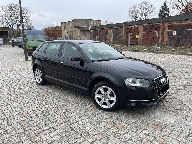 Gebraucht Audi A3 Ambiente 102 PS (75 kW) 2010 Schwarz Kleinwagen