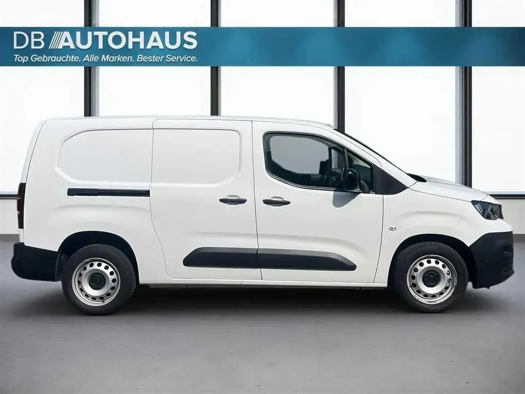 Gebraucht Peugeot Partner Premium 102 PS (75 kW) 2023 Weiß Van / Kleinbus