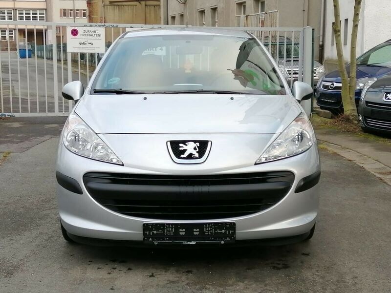 Gebraucht Peugeot 207 Tendance 95 PS (69 kW) 2008 Grau metallic Kleinwagen