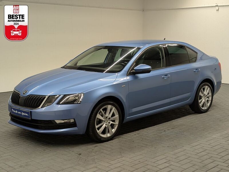 Blau (denimblaumet.) Gebraucht 2018 Skoda Octavia Limousine | 17.980 € (Fairer Preis) - Bild 1/4