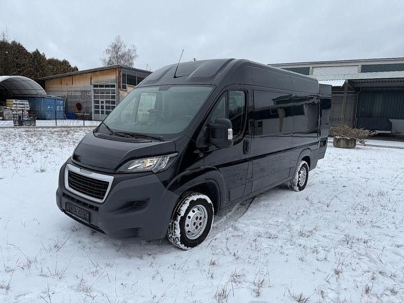 Schwarz Gebraucht 2017 Peugeot Boxer Van | 17.500 € (Teuer) - Bild 1/4