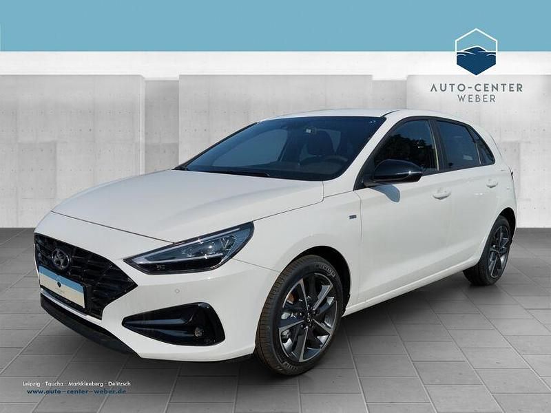 Gebraucht Hyundai i30 Advantage 160 PS (117 kW) 2024 Serenity white Limousine